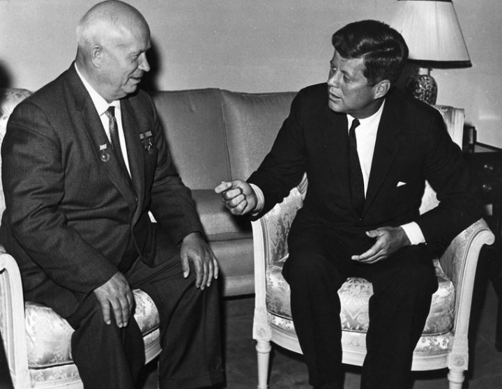 John Kennedy e Nikita Khrushchev em Viena, 1961.
